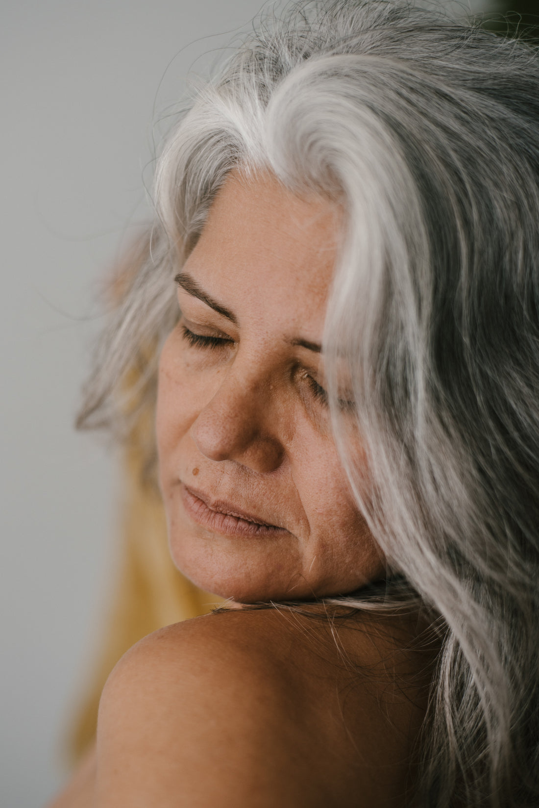 Unveiling the Meaning Behind Grey Hair: A Reflection of Wisdom and Natural Ageing