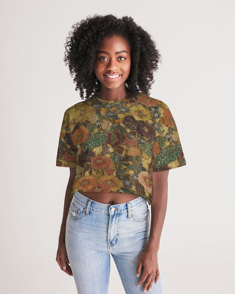 Autumn play Women's All-Over Print Lounge Cropped Tee