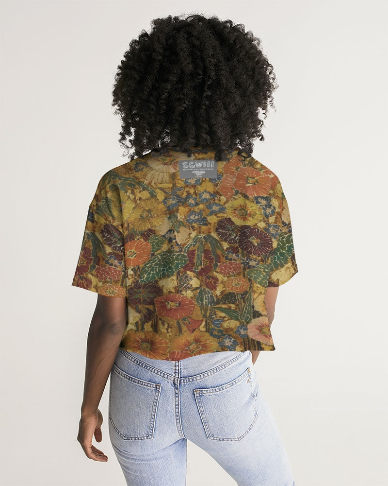 Autumn play Women's All-Over Print Lounge Cropped Tee