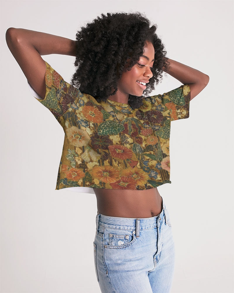 Autumn play Women's All-Over Print Lounge Cropped Tee