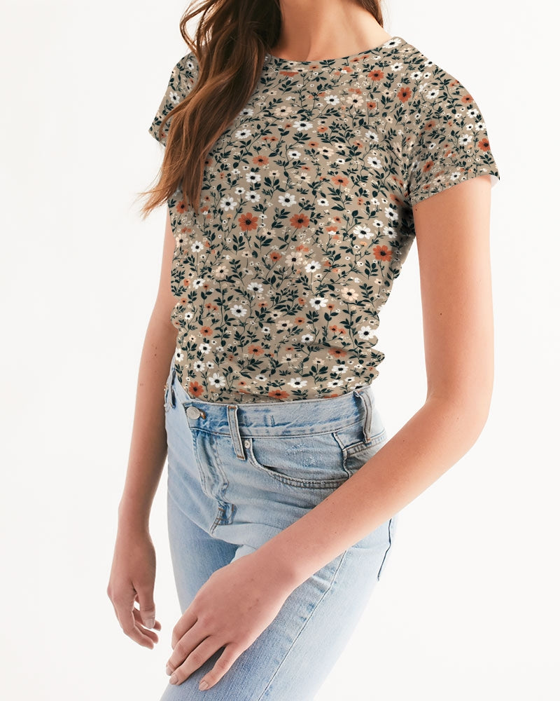 Busy and pretty Women's All-Over Print Tee