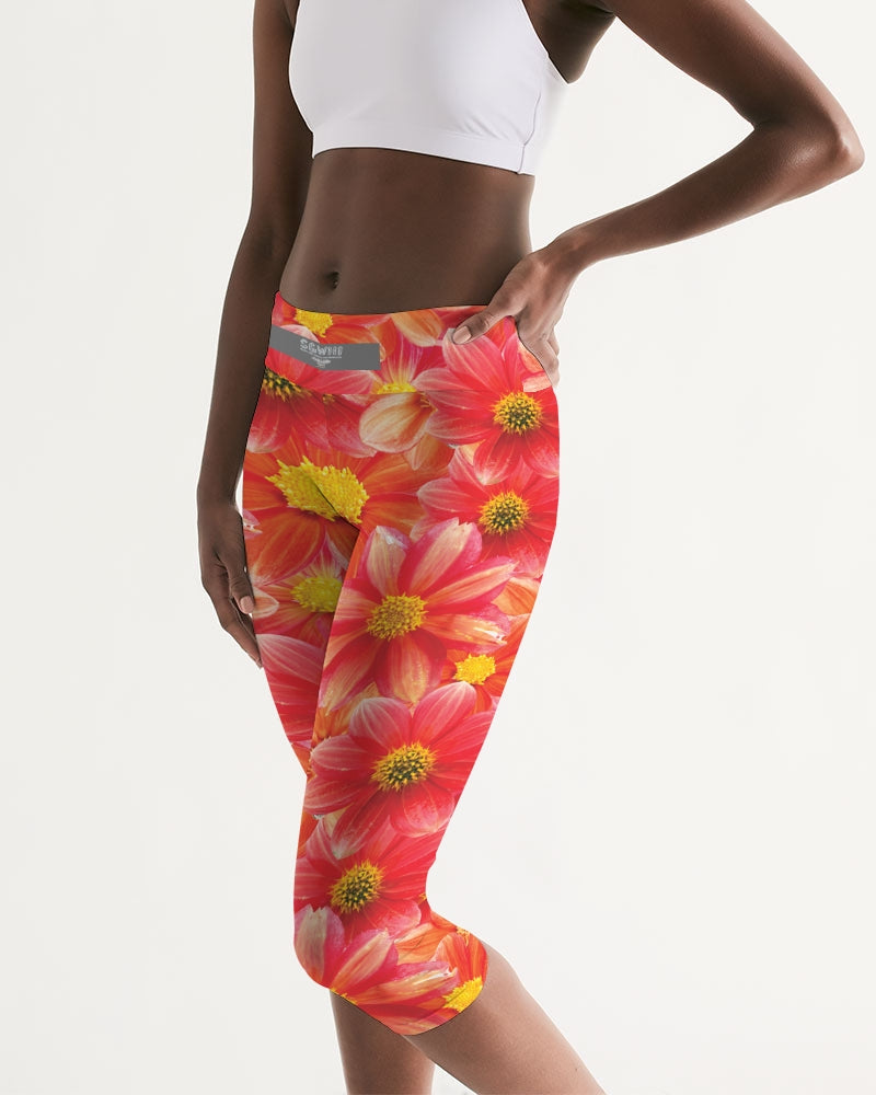 Beautiful blood orange flower design Women's All-Over Print Mid-Rise Capri