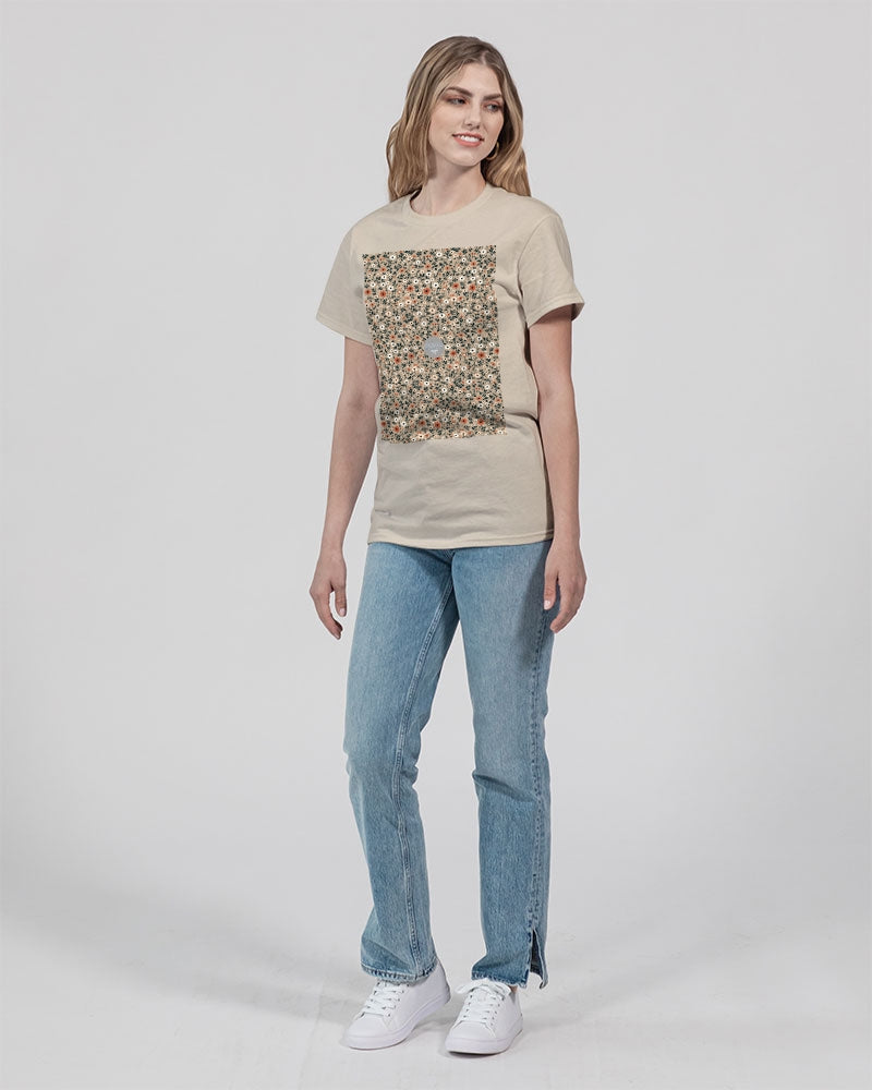 Busy and pretty Unisex Ultra Cotton T-Shirt | Gildan