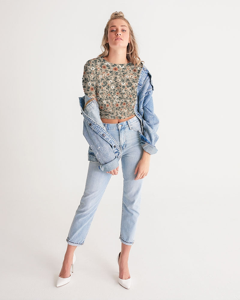 Busy and pretty Women's All-Over Print Twist-Front Cropped Tee