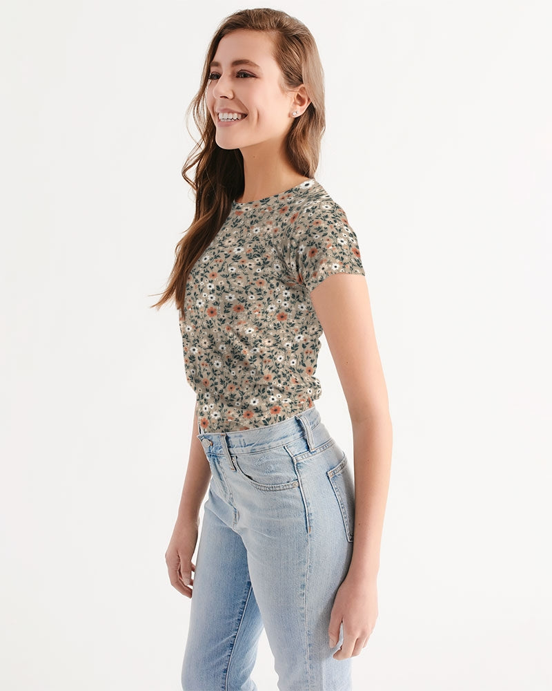 Busy and pretty Women's All-Over Print Tee