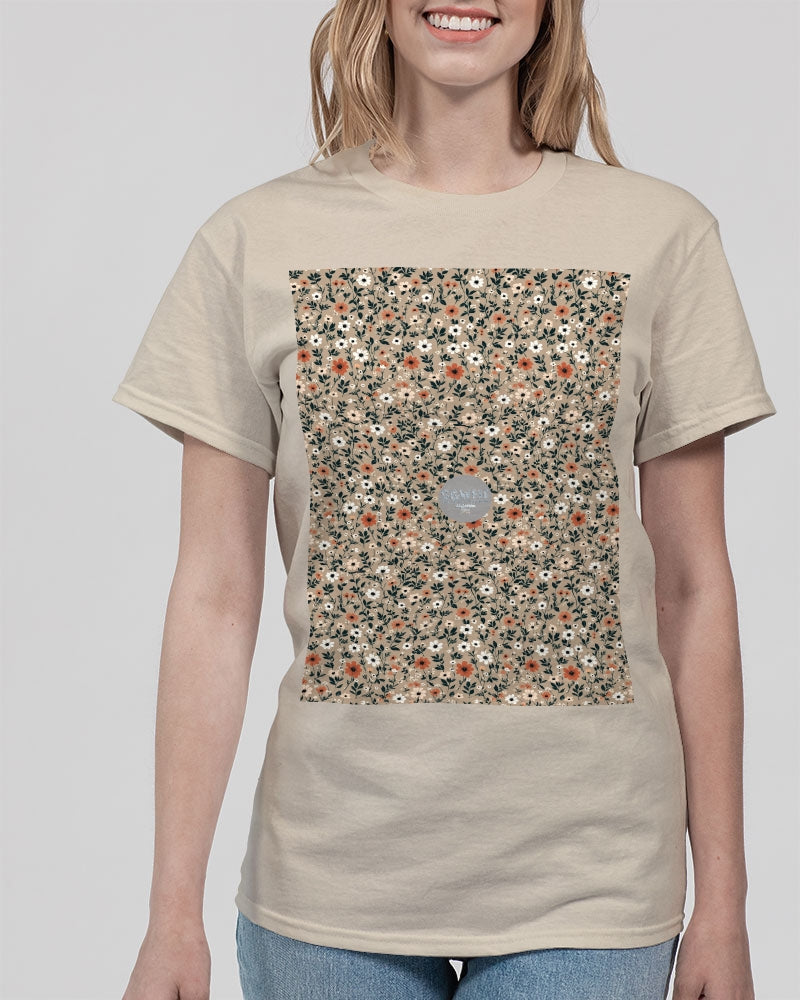 Busy and pretty Unisex Ultra Cotton T-Shirt | Gildan