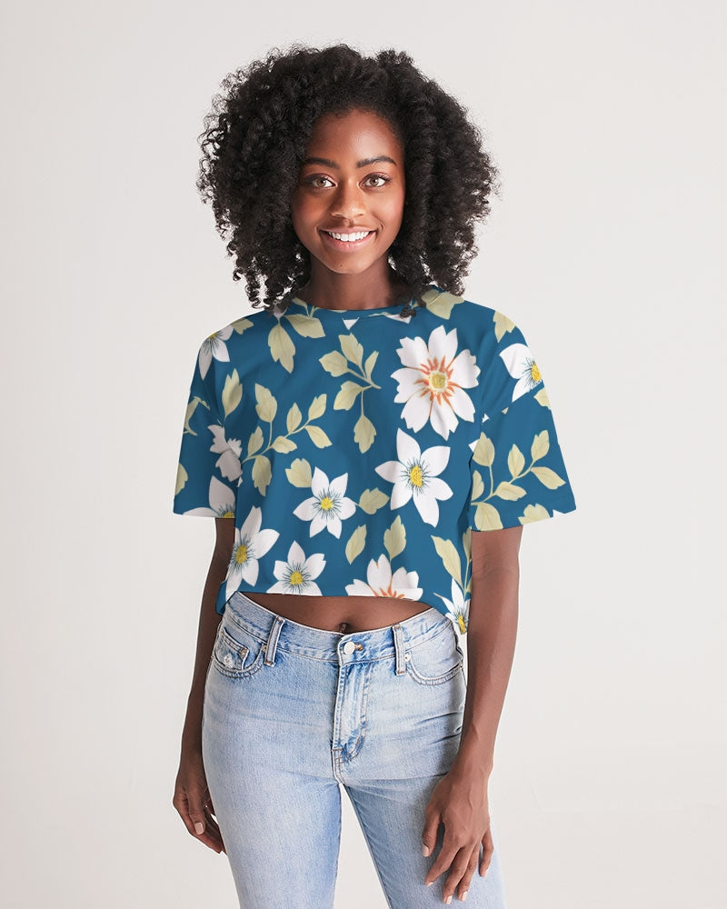 Dark blue background and white flower pattern Women's All-Over Print Lounge Cropped Tee