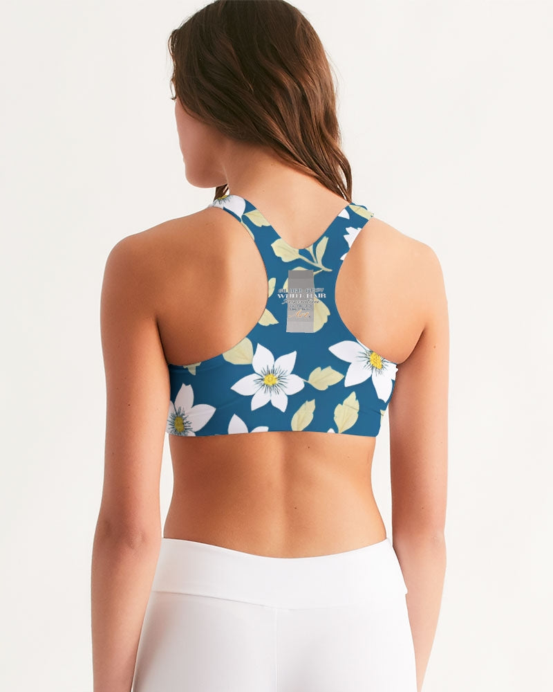 Dark blue background and white flower pattern Women's All-Over Print Seamless Sports Bra