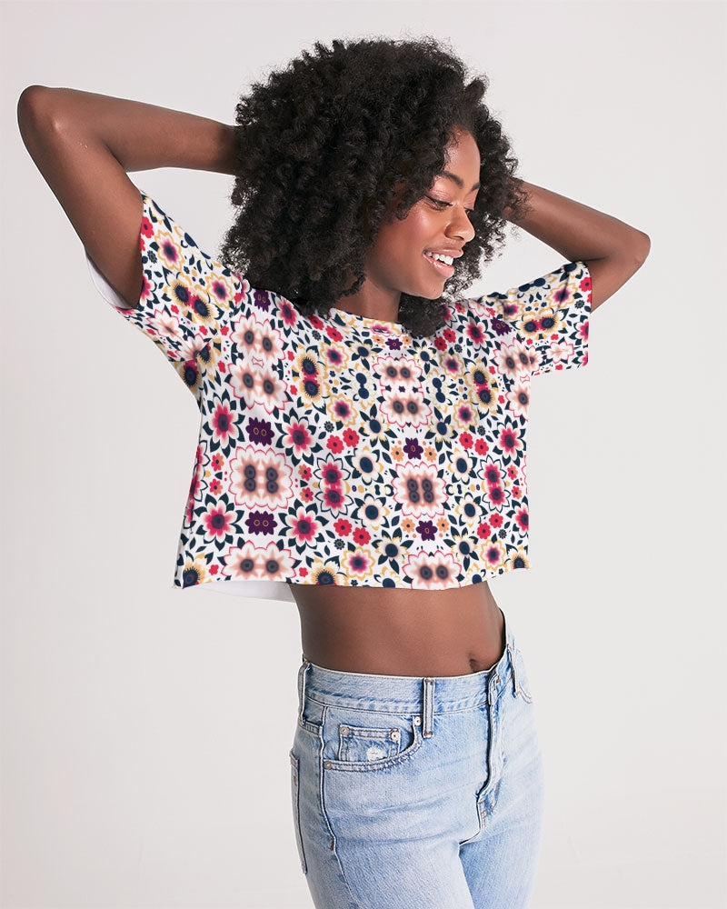 Abstract flower pattern Women's All-Over Print Lounge Cropped Tee