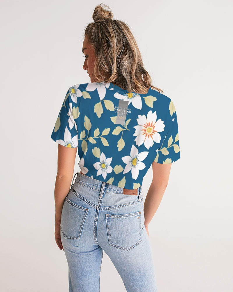 Dark blue background and white flower pattern Women's All-Over Print Twist-Front Cropped Tee