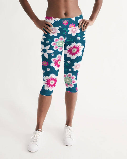 Beautiful floral pattern Women's All-Over Print Mid-Rise Capri