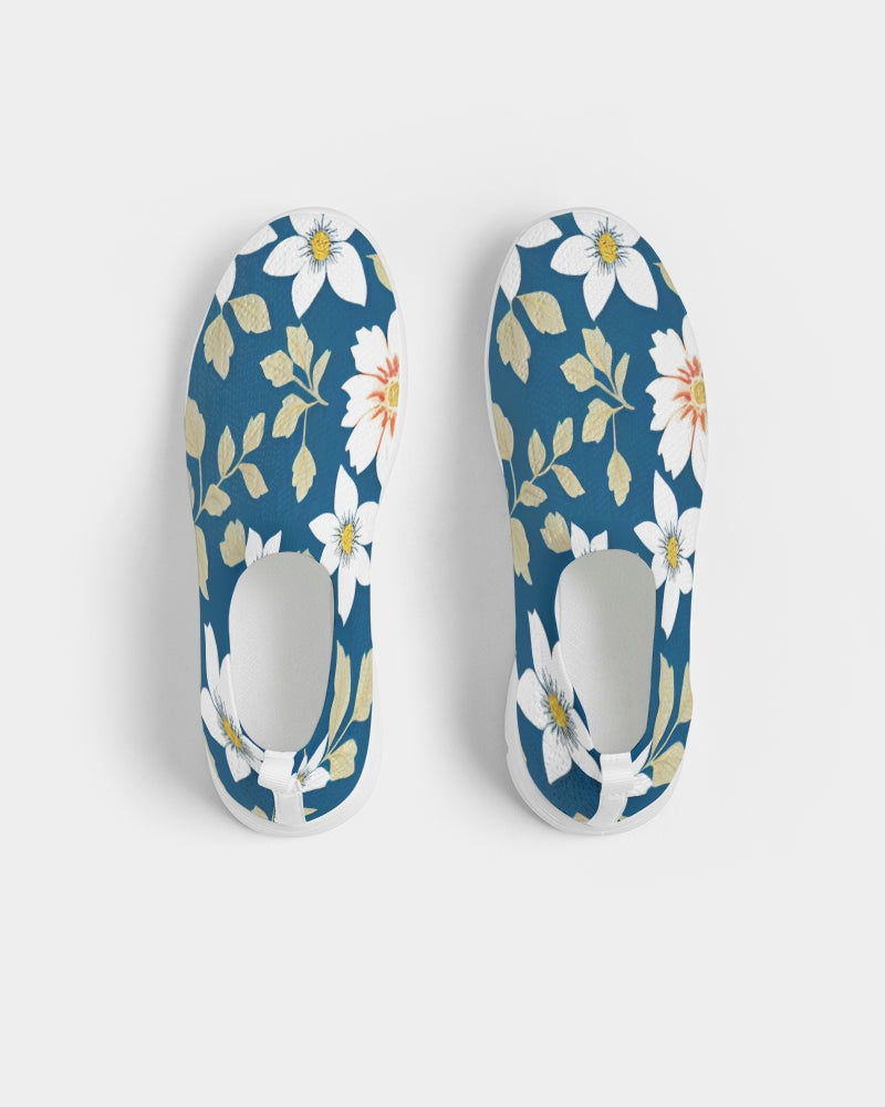 Dark blue background and white flower pattern Women's Slip-On Flyknit Shoe