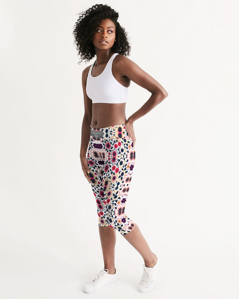 Abstract flower pattern Women's All-Over Print Mid-Rise Capri