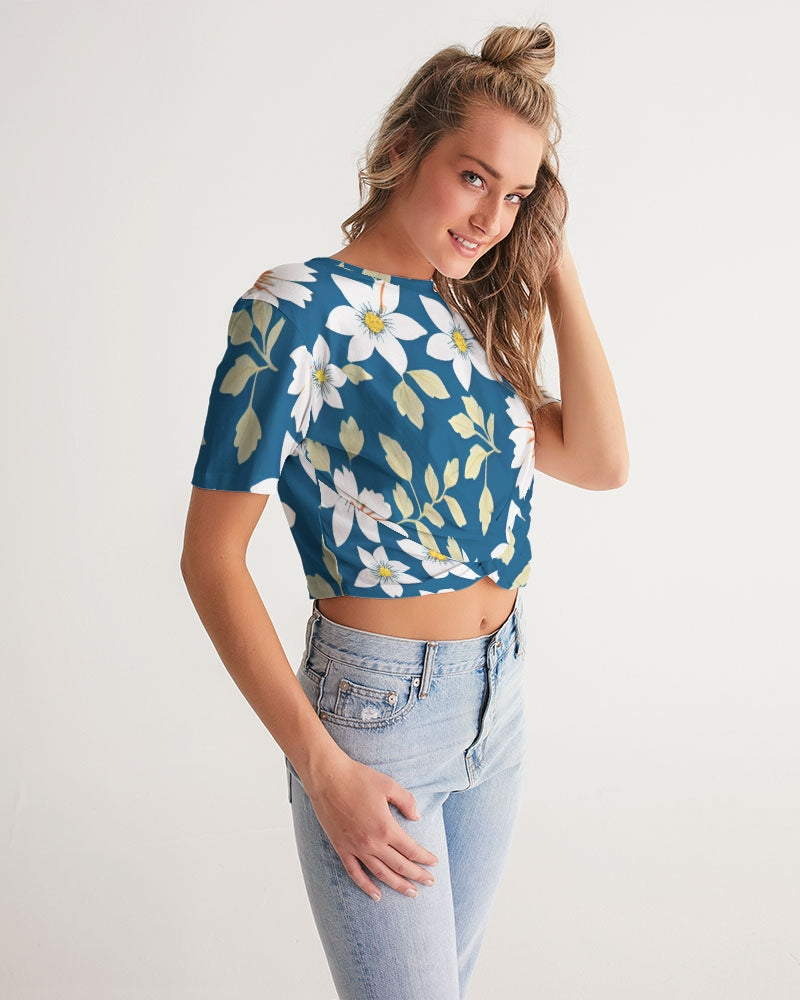 Dark blue background and white flower pattern Women's All-Over Print Twist-Front Cropped Tee