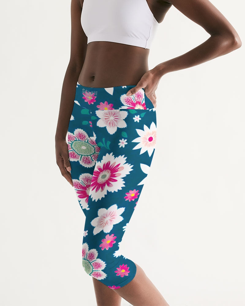 Beautiful floral pattern Women's All-Over Print Mid-Rise Capri