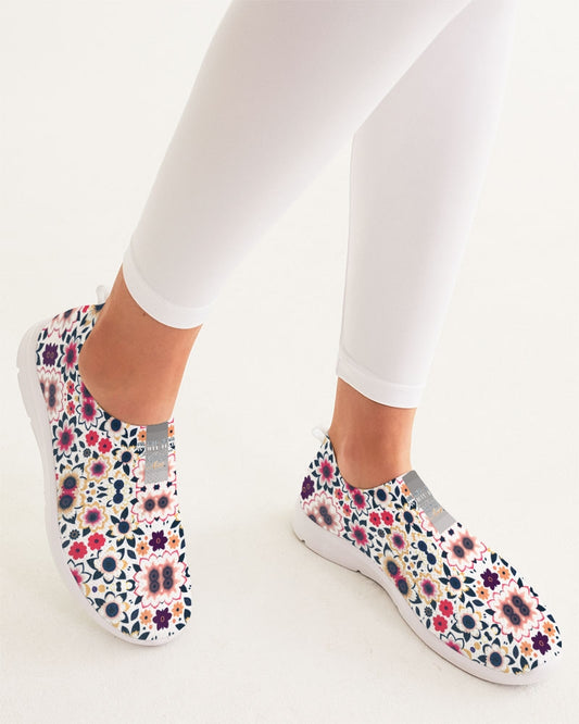 Abstract flower pattern Women's Slip-On Flyknit Shoe