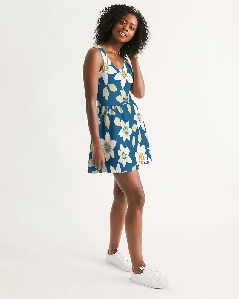 Dark blue background and white flower pattern Women's All-Over Print Scoop Neck Skater Dress